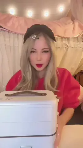 ありさkitty🩷車は部屋のTikTok投稿