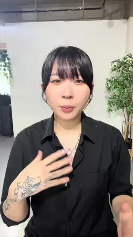 メンズメイクHARAのTikTok PR投稿：普段メイクしない人・ナチュラルメイクの人は01番、アイ…