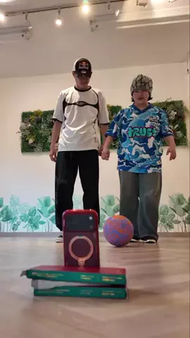 ゆうりのTikTok投稿