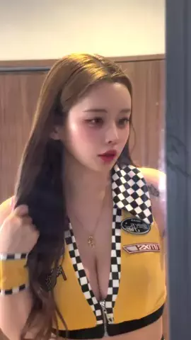 るなぴ®︎💛🪽のTikTok PR投稿：ラウンドガールなれたら5キロ落とすね👊🏼❤️‍🔥笑 …