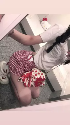 さえぽよのTikTok投稿