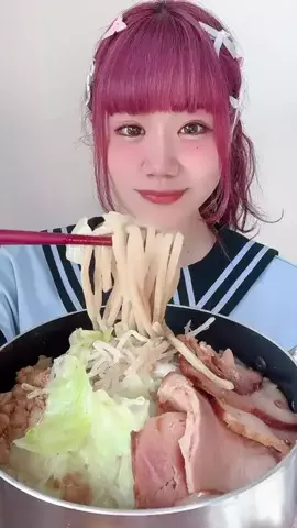 すみれ☀️未来の歌姫のTikTok投稿