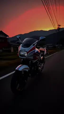 たにやん/車とバイクのTikTok投稿