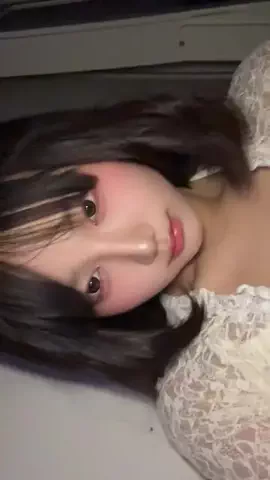 柚那(17)のTikTok投稿