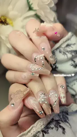 となりのチチのTikTok投稿