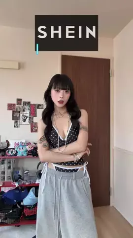 黒羽リカ（りーぽむ🖤🌙）のTikTok投稿