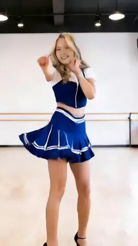 Mion Heel DanceのTikTok投稿