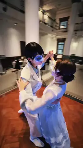 すかいぶるぅのTikTok投稿