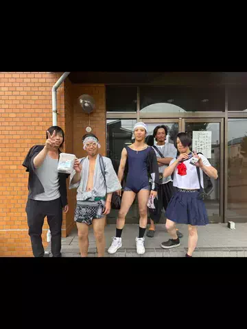 愉快な鷹組のTikTok投稿