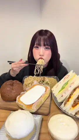 りお【元爆食いJK】のTikTok投稿