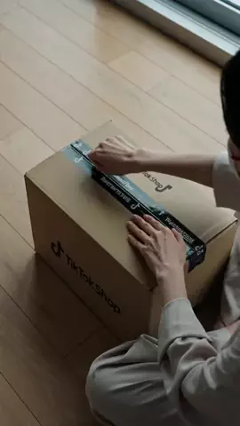 ユリのガーリークローゼットのTikTok投稿
