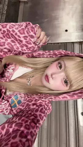 出遅れぴんくのTikTok投稿