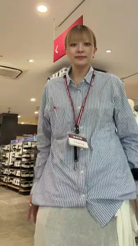 金髪スタッフのTikTok投稿