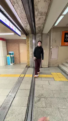 元恐○au店員のTikTok投稿