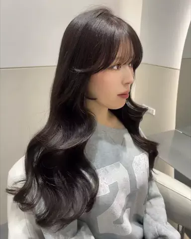 Maika💜銀座美容師/レイヤーカットのTikTok投稿