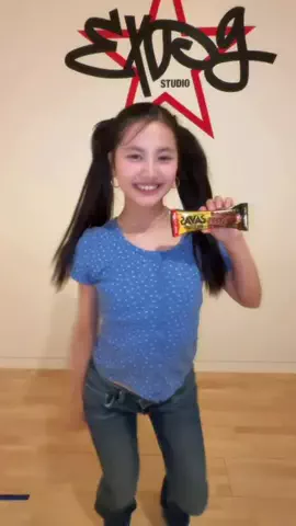 SAKURAKOのTikTok PR投稿：チョコレート味とっても美味しいから食べてみてね🍫🤎…