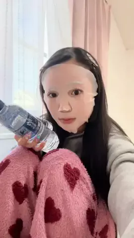 ユんのTikTok投稿
