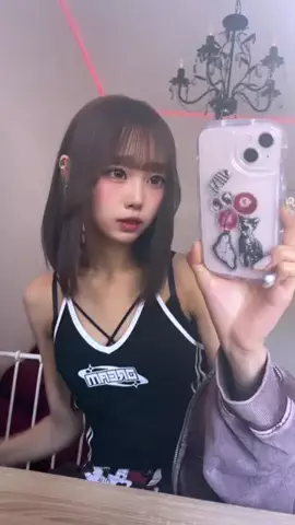 くららのTikTok投稿