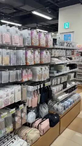 ユリのガーリークローゼットのTikTok投稿