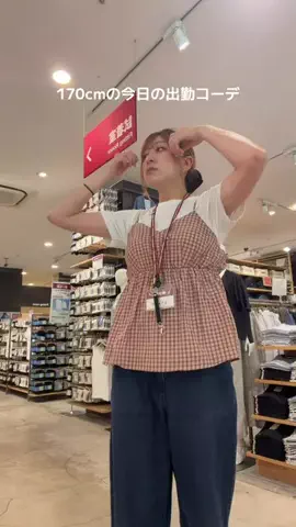 金髪スタッフのTikTok投稿