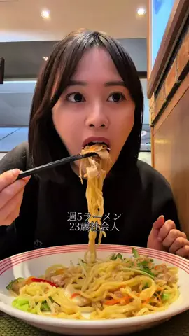 夕日桃｜週5ラーメンのTikTok投稿