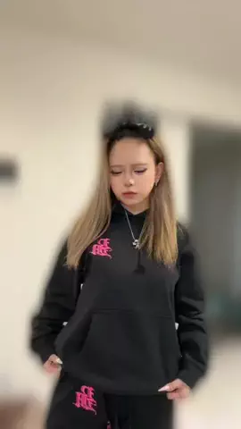 かのちゃむのTikTok PR投稿：このセットアップ可愛いでしょ~🩷みんなも着てお揃いに…