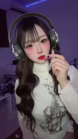 ぴーこにのTikTok投稿