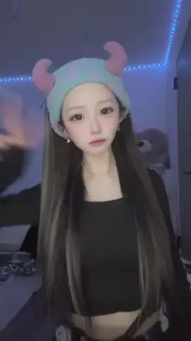 ぴーこにのTikTok投稿