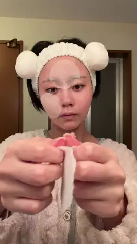 新実はなりのTikTok PR投稿：一手間かけてメイク崩れ知らずのツヤ肌ゲット✅ #PR #SKINF…