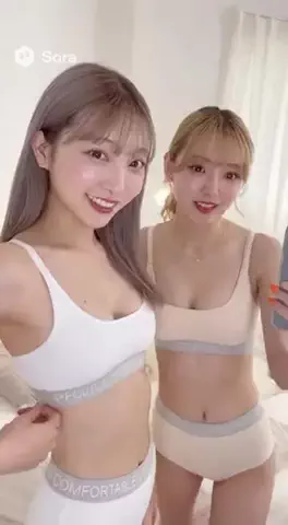 架空のコスプレイヤーのTikTok投稿