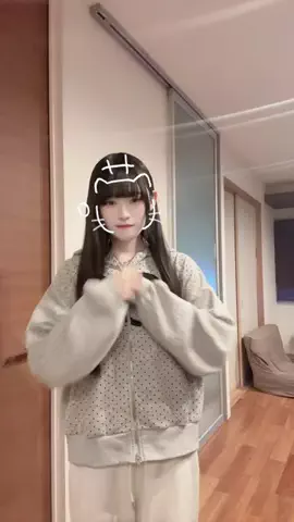 今井環希（いまい たまき）のTikTok PR投稿：このかわちいお洋服でガチャガチャ大捜索しました🥺💖…