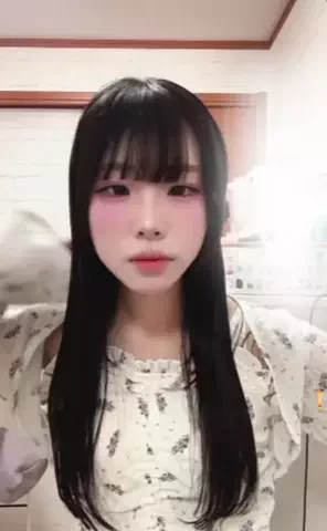 犬を崇めるもののTikTok投稿