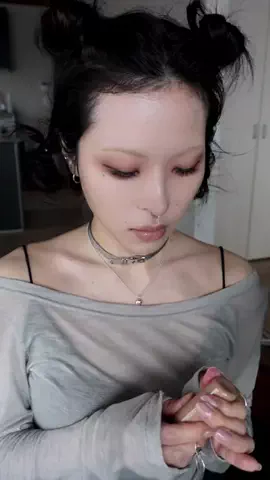 IKU makeupのTikTok投稿