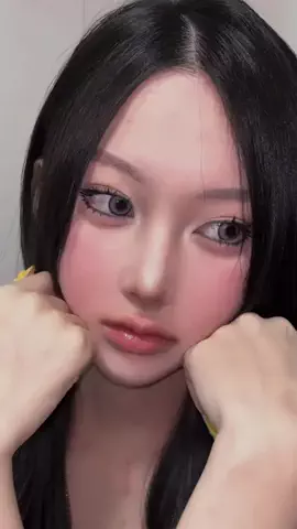 白紫のTikTok投稿