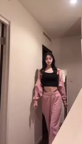 愛梨のTikTok投稿