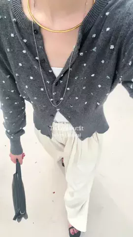 unaのTikTok PR投稿：ドットがかわいねჱ̒^_ ̫ _^ #カジュアル #秋コーデ #OOTD #pr 