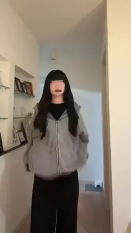 さかまねですのTikTok投稿