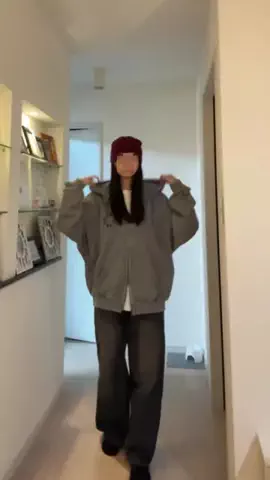 さかまねですのTikTok投稿