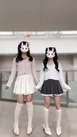 ひなのTikTok PR投稿：ききらら双子コーデ🐰🩵🩷 #低身長コーデ #双子コーデ …