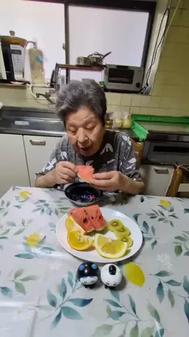 ヨシ子のTikTok投稿