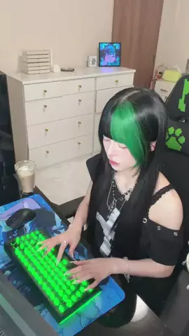 ゆら猫💚🐈‍⬛のTikTok投稿