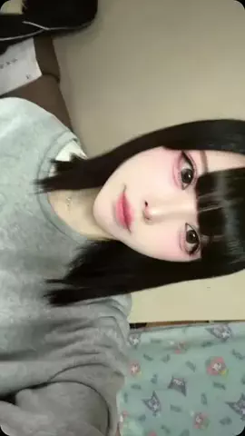 ロリBのTikTok投稿