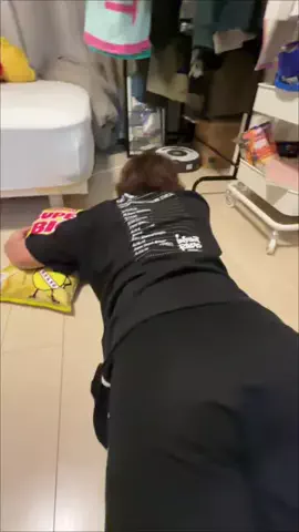 ゴミ彼氏と暮らす女子大生のTikTok投稿