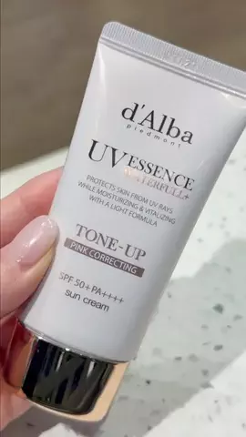 @cosme美容部員のTikTok投稿