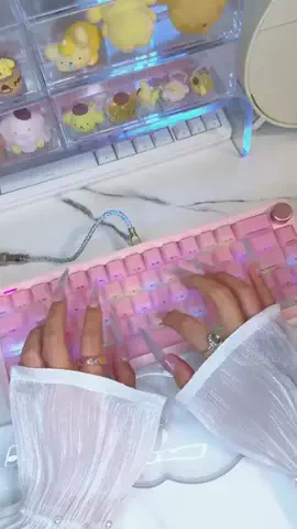 lululalaco【キーボードが大好きなひと🦭⌨️🤍】のTikTok投稿