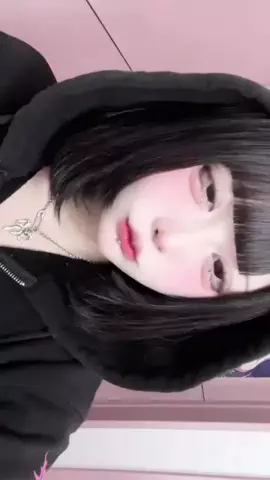 えりろのTikTok投稿