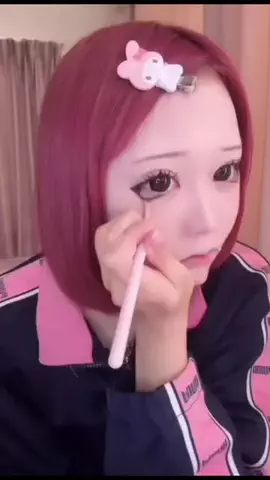 えりろのTikTok投稿