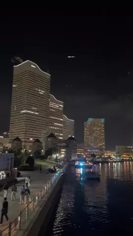 taaaaazzz（たず）のTikTok PR投稿：夜景を眺めながら楽しむ、みなとみらいディナー🌃 ------…