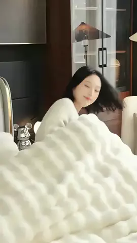 やぎゅうえみこのTikTok投稿